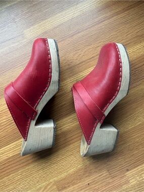 Little vintage Swedish Women's Red Leather Clog Heels - Classic Slip-On Style